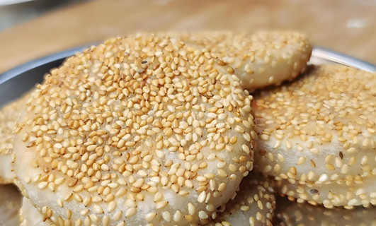 芝麻餅的功效作用功能主治是什么，有什么功效作用好處？